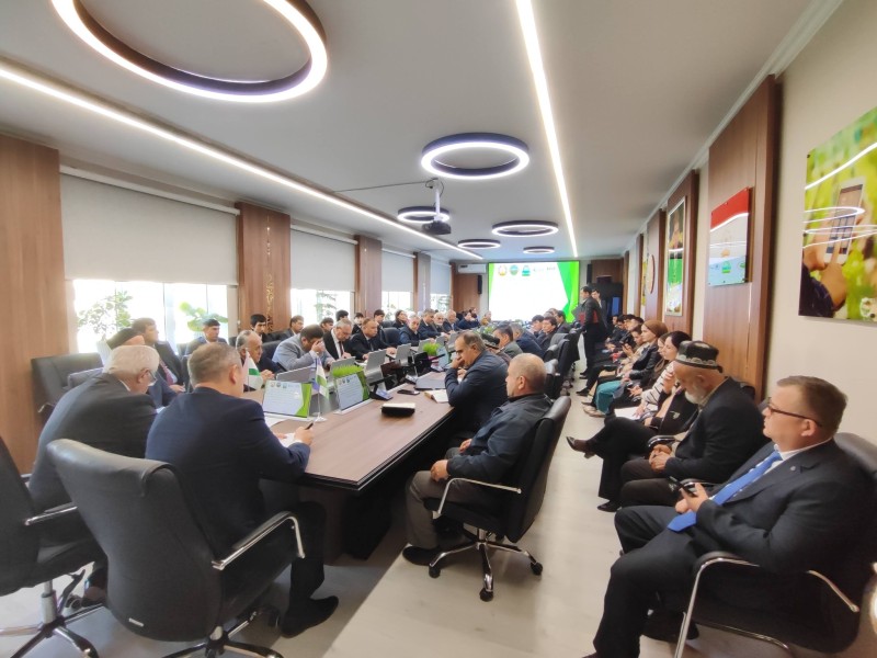 Проведение семинаров повышения квалификации для сельскохозяйственных рабочих, фермеров и студентов с участием ведущих специалистов и ученых в области сельского хозяйства из Республики Узбекистан и Республики Таджикистан