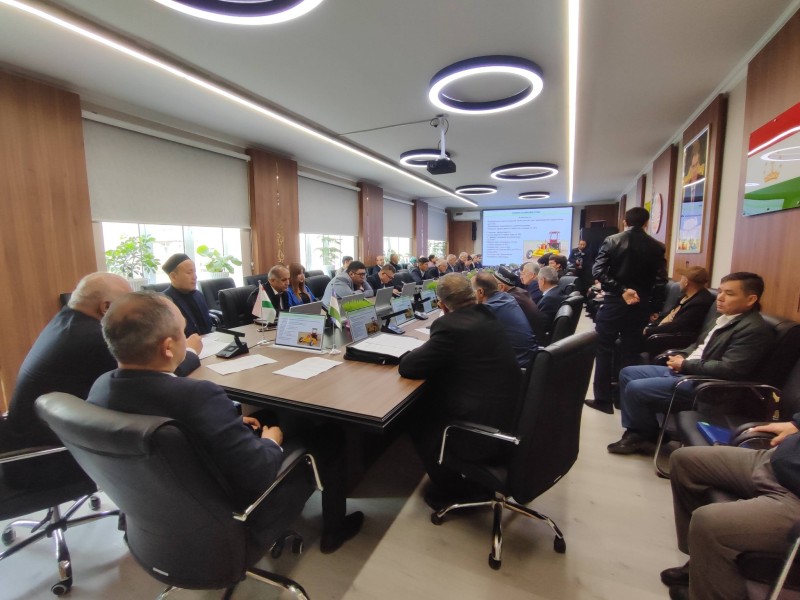 Проведение семинаров повышения квалификации для сельскохозяйственных рабочих, фермеров и студентов с участием ведущих специалистов и ученых в области сельского хозяйства из Республики Узбекистан и Республики Таджикистан.